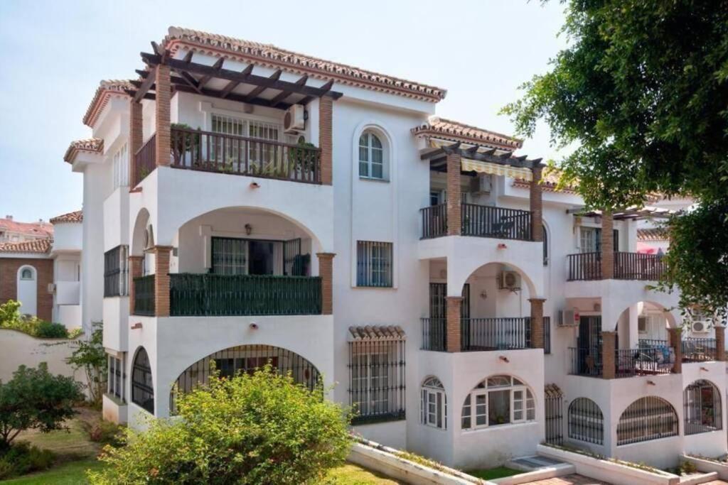 Macas Apartment Parque De La Paloma Pueblo Quinta Benalmadena Con Vistas Al Mar Piscina Y A 3 Minutos De La Playa Benalmádena Exterior photo